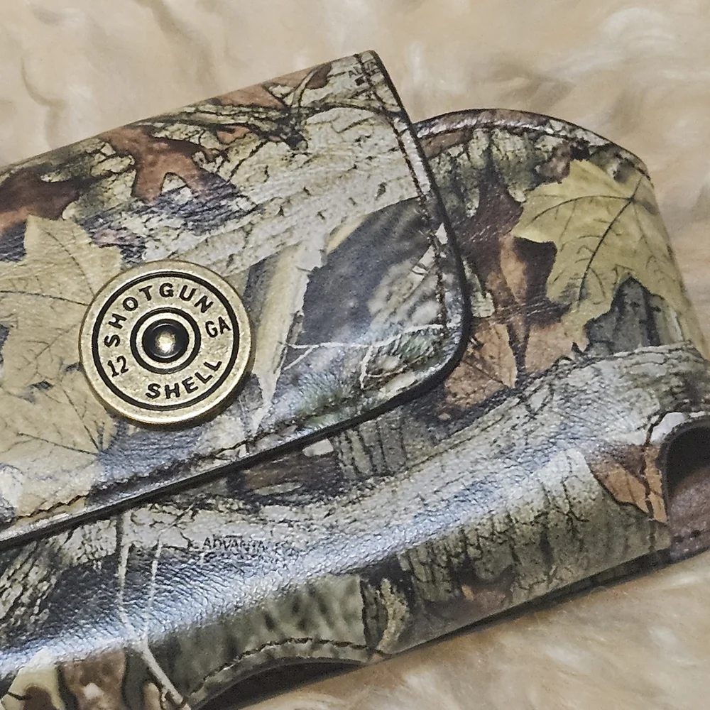 2000s Camo print leather cell phone belt clip holster with leaf Camoflauge
